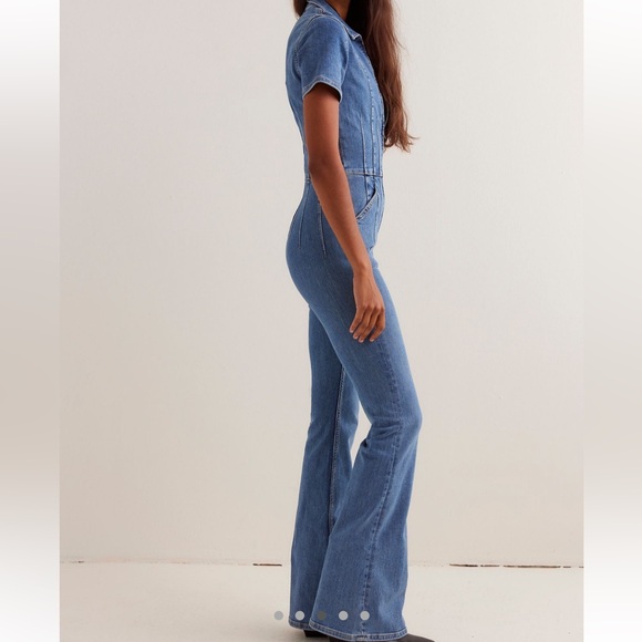 Free People We The Free “Jayde” Blue denim flare Jumpsuit - Picture 2 of 5